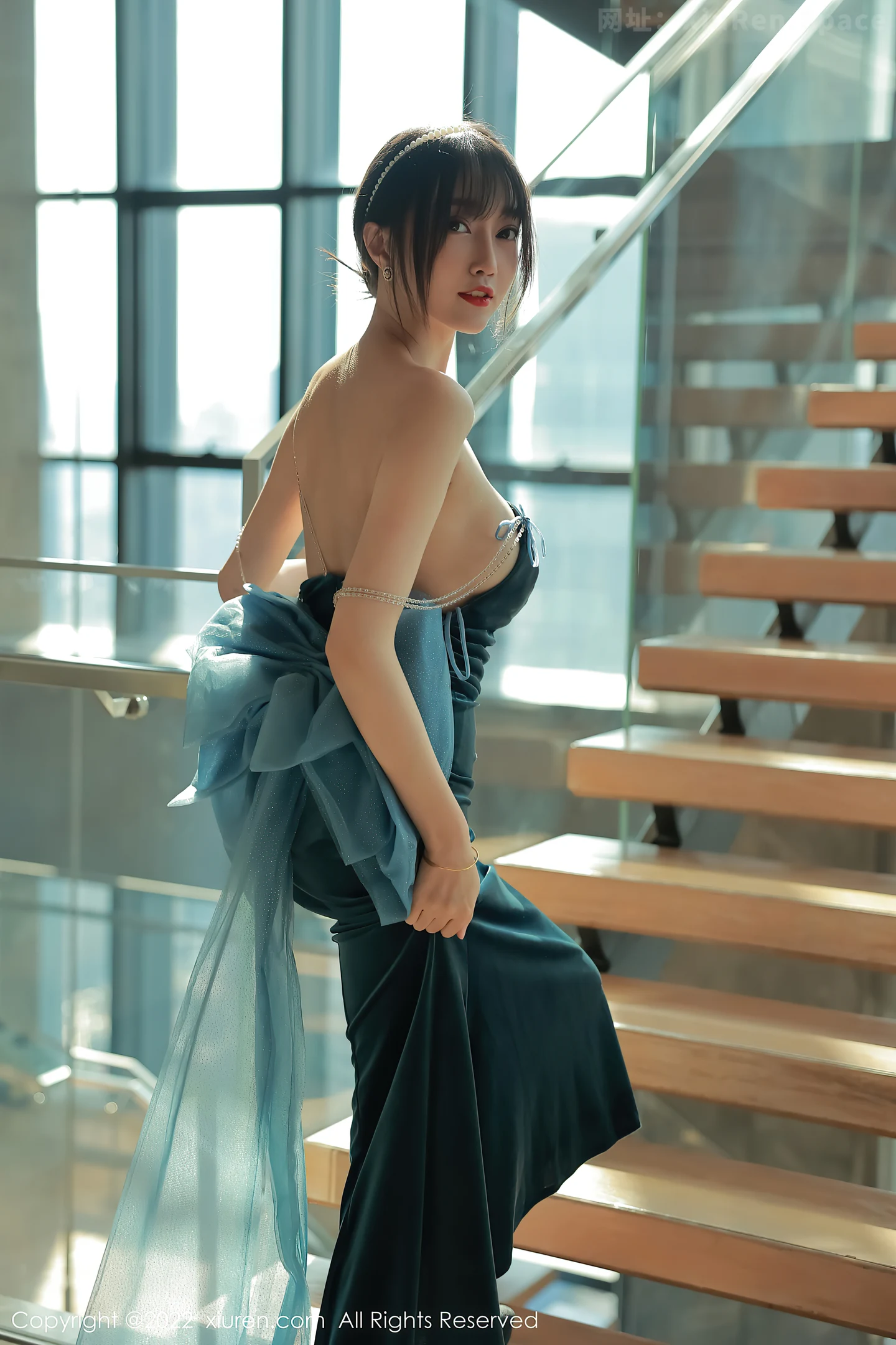 图片[5]-[XiuRen秀人网] VOL.5493 模特玥儿玥er香格里拉旅拍暗绿色吊带长裙秀完美身材诱惑写真59P-秀人网官方网站